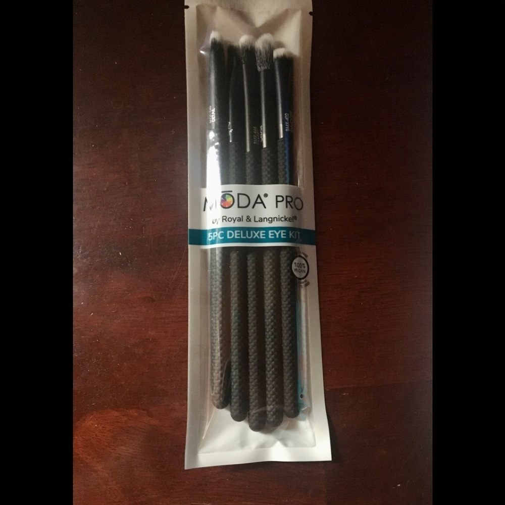 ⭐️MODA PRO vegan 5-piece eye brush kit⭐️